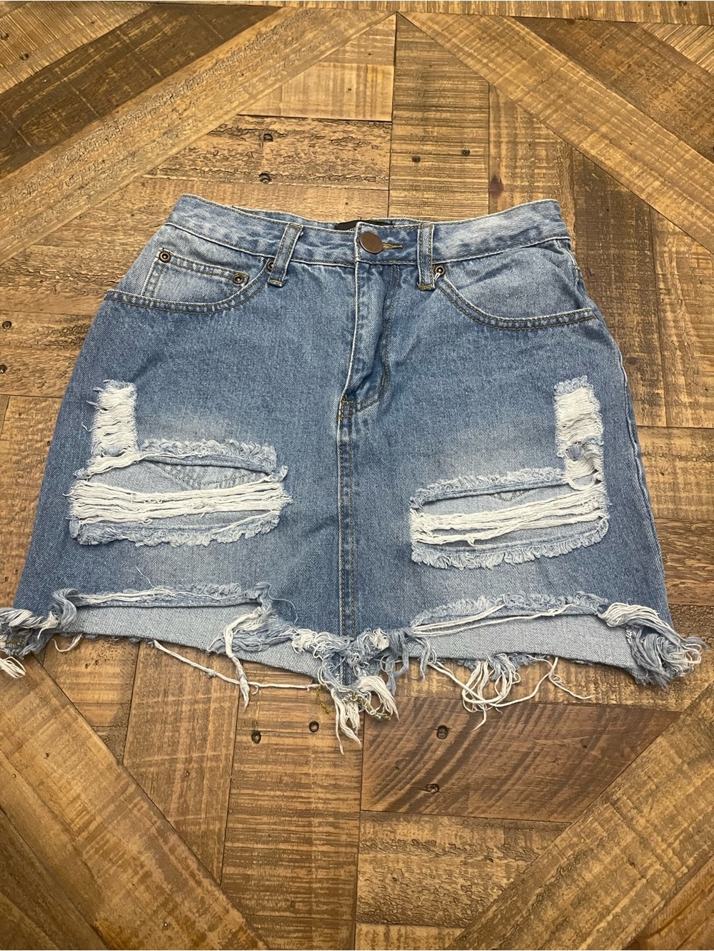 PrettyLittleThing Distressed Denim Mini Skirt - Light Wash - Size 6